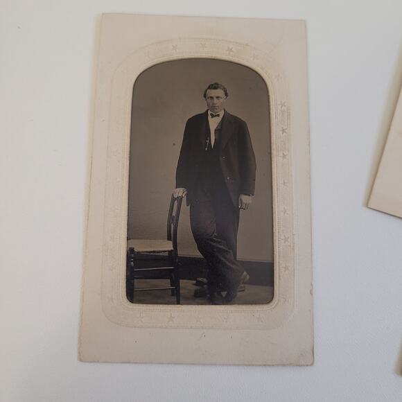 Lot of 21 Antique & Vintage Portrait Photographs – Cabinet Cards & Snapshots - Picture 5 of 14